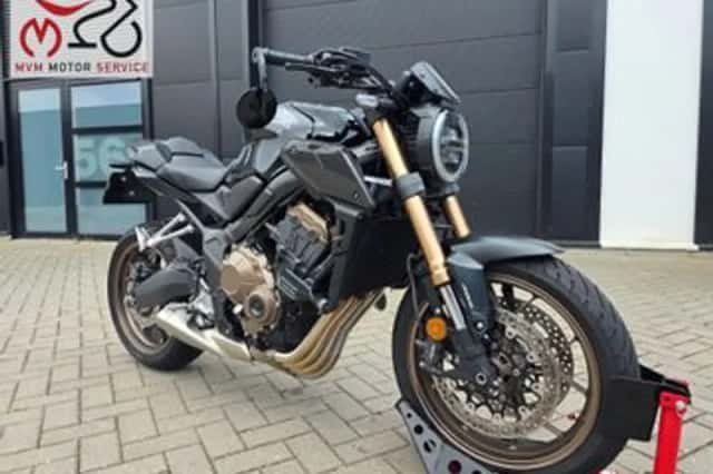 Honda CB650R (2019) thumbnail 2