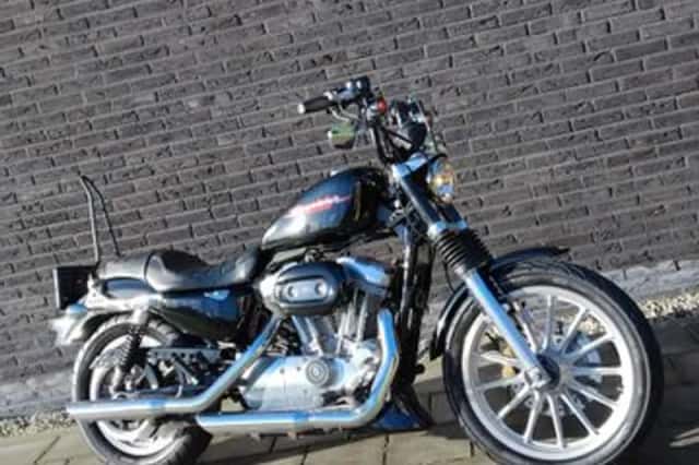 HARLEY-DAVIDSON SPORTSTER XL 883 R (2007) thumbnail 1