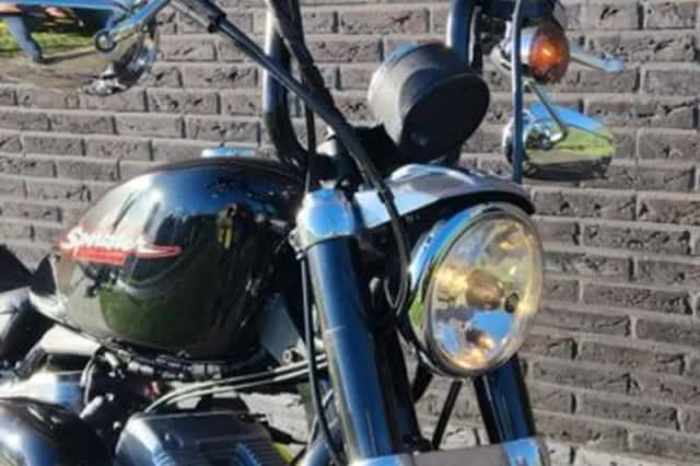 HARLEY-DAVIDSON SPORTSTER XL 883 R (2007) thumbnail 2