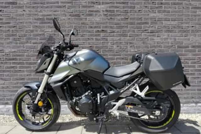 Honda CB 750 HORNET (2024) thumbnail 2