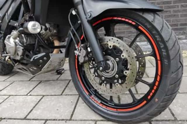 Suzuki V-Strom (2018) thumbnail 5