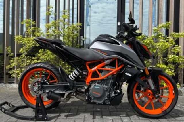 KTM 390 Duke (2025) thumbnail 1