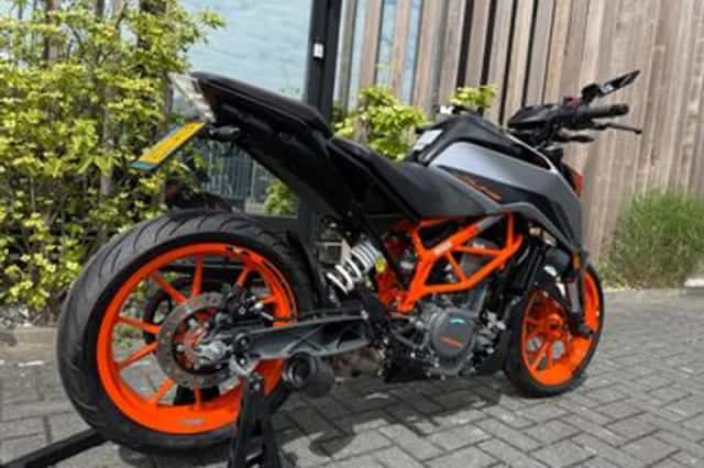 KTM 390 Duke (2025) thumbnail 3