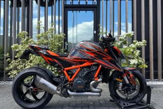 KTM 1290 Super Duke (2021) thumbnail 1