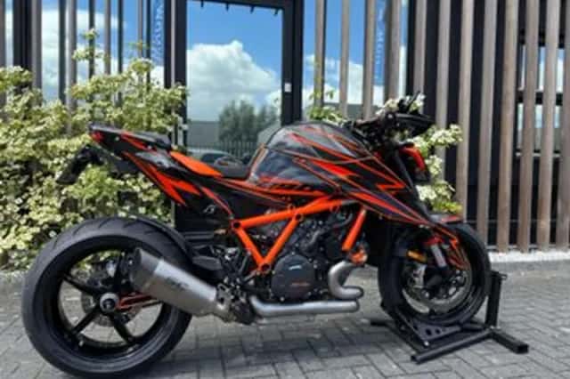 KTM 1290 Super Duke (2021) thumbnail 3