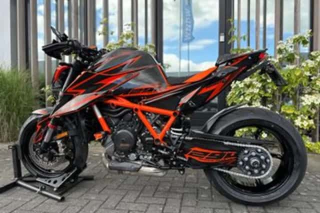 KTM 1290 Super Duke (2021) thumbnail 5