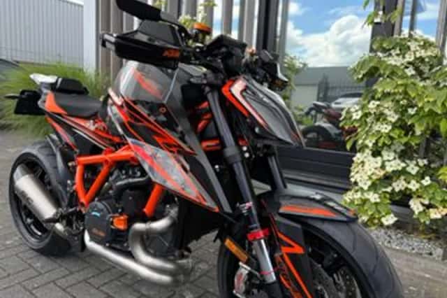 KTM 1290 Super Duke (2021) thumbnail 6