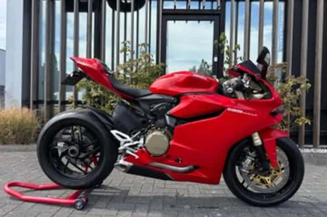 Ducati Panigale 1199 (2015) thumbnail 1