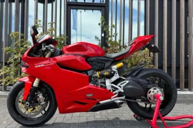 Ducati Panigale 1199 (2015) thumbnail 2