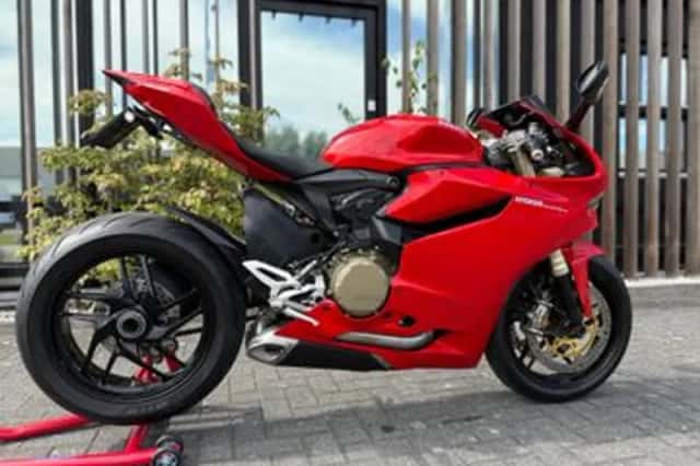 Ducati Panigale 1199 (2015) thumbnail 3