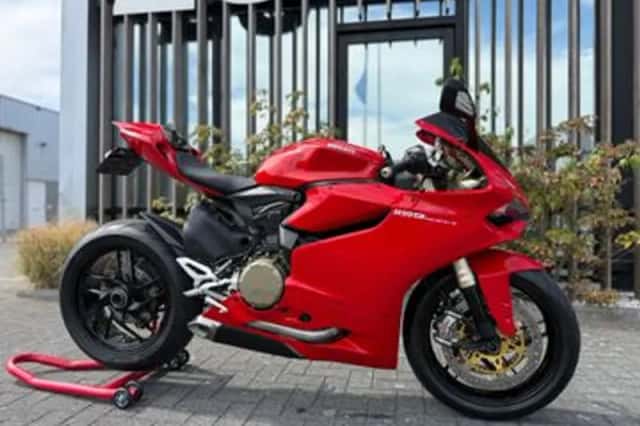 Ducati Panigale 1199 (2015) thumbnail 4