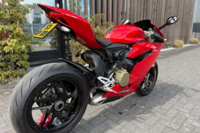 Ducati Panigale 1199 (2015) thumbnail 5