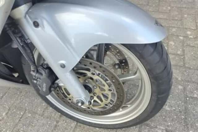 Honda VFR800FI anniversary (1999) thumbnail 4
