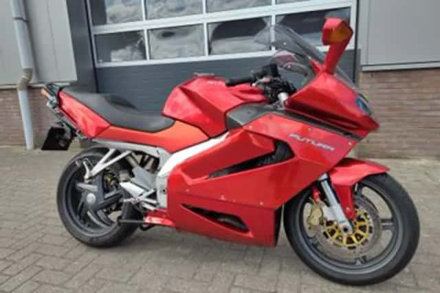 APRILIA RST Mille Futura (2003) thumbnail 1