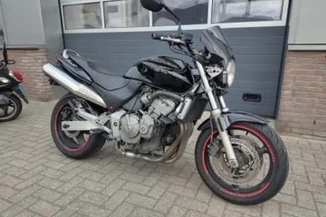 Honda CB 600 F Hornet (2001) thumbnail 1