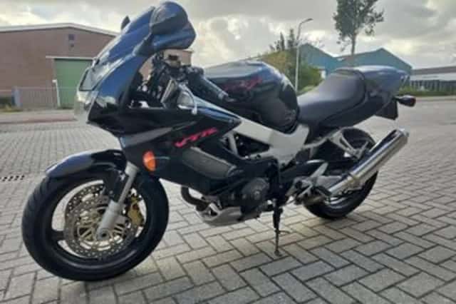 Honda VTR1000F FIRESTORM (1997) thumbnail 2