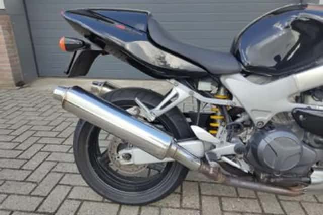 Honda VTR1000F FIRESTORM (1997) thumbnail 6