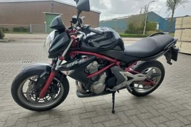 KAWASAKI ER6N a2 (2007) thumbnail 2