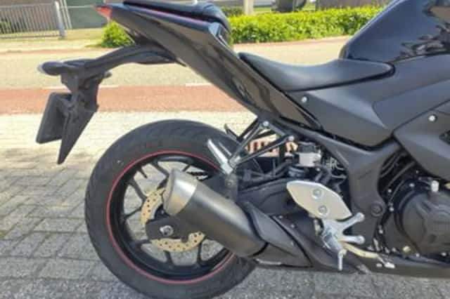 YAMAHA YZF R3 (2015) thumbnail 6