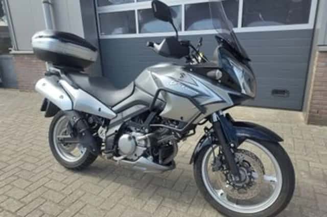 Suzuki V-Strom (2010) thumbnail 1
