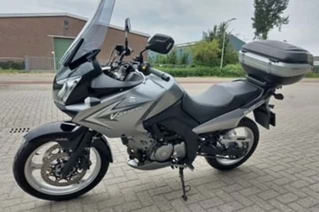 Suzuki V-Strom (2010) thumbnail 2