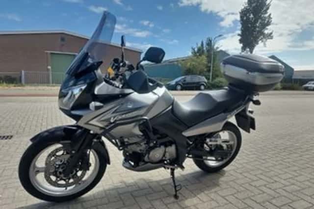 Suzuki V-Strom (2010) thumbnail 2