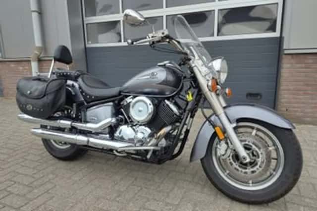 Yamaha XVS1100A Dragstar V-star Classic (2004) thumbnail 1