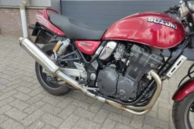 Suzuki GSX 750 Inazuma (2000) thumbnail 3
