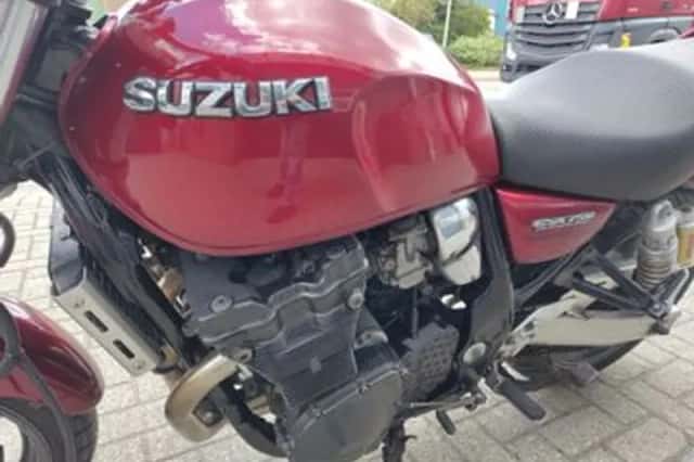 Suzuki GSX 750 Inazuma (2000) thumbnail 5