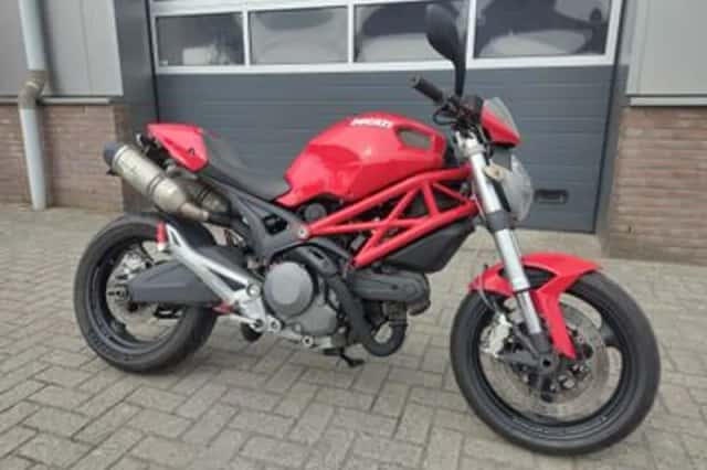 Ducati Monster 696 (2008) thumbnail 1