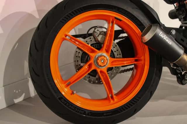 KTM 1290 Super Duke R EVO (2023) thumbnail 5