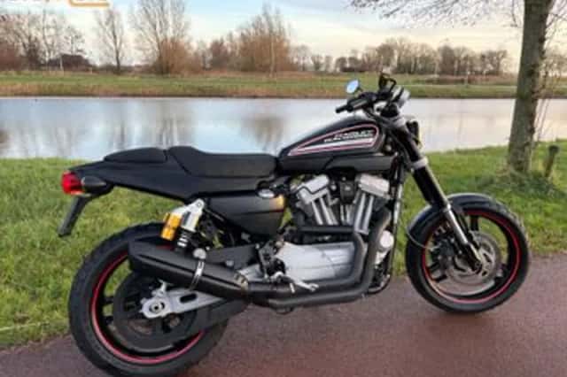 HARLEY-DAVIDSON SPORTSTER XR 1200 (2011) thumbnail 2