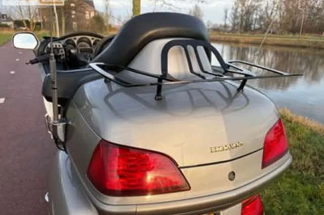 Honda GL 1800 Goldwing Touring Deluxe (2003) thumbnail 6