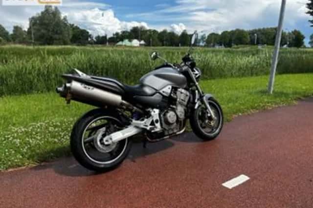 Honda CB 900 F HORNET (2002) thumbnail 2