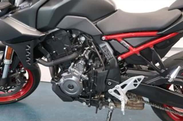 Suzuki GSX-8S (2025) thumbnail 4