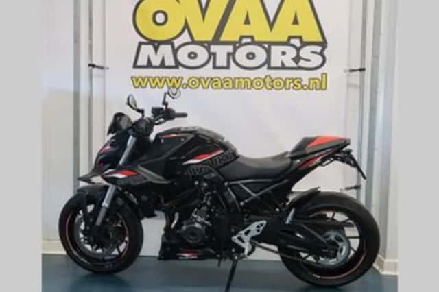 Suzuki GSX-8S (2024) thumbnail 2