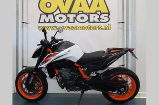 KTM 890 Duke (2020) thumbnail 2