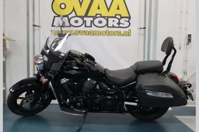 Suzuki Intruder C 1500 BT (2014) thumbnail 2