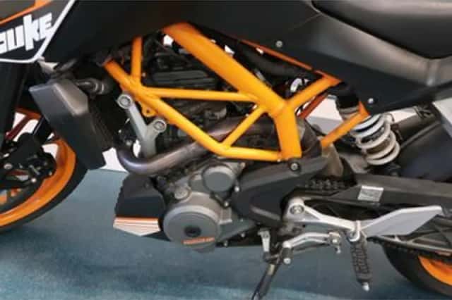 KTM 390 Duke (2013) thumbnail 6