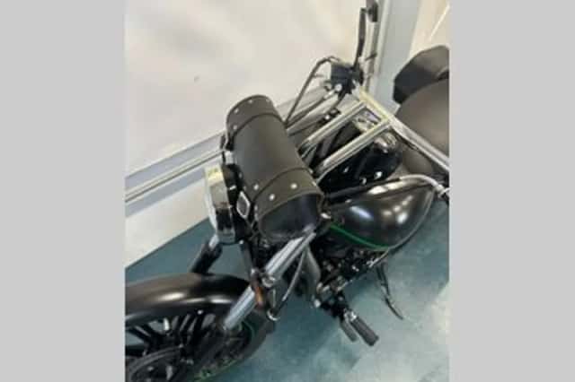 Kawasaki VN 900 Custom (2015) thumbnail 5