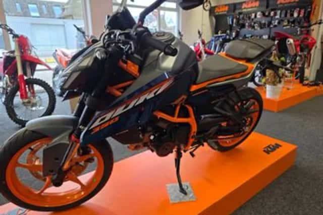 KTM 390 DUKE (2025) thumbnail 3
