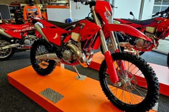 GASGAS EC 300 (2026) thumbnail 1