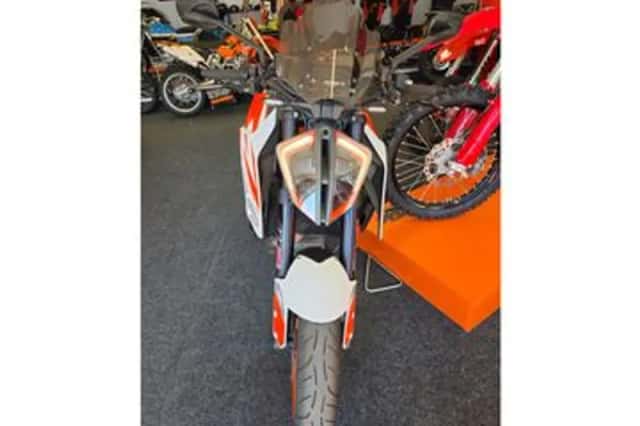 KTM 1290 SUPER DUKE R (2018) thumbnail 6