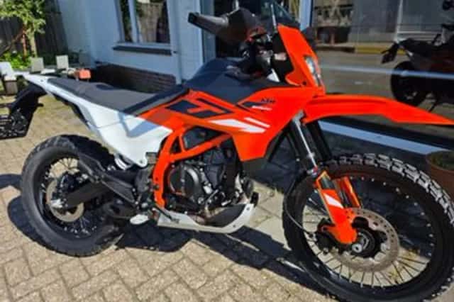 KTM 390 ENDURO R (2025) thumbnail 1