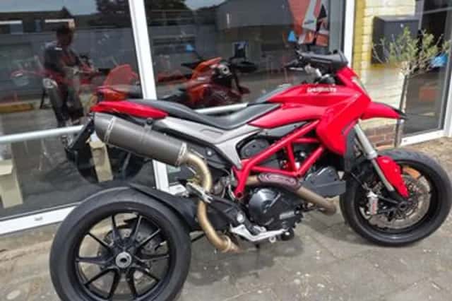 Ducati Hypermotard 821 (2015) thumbnail 1