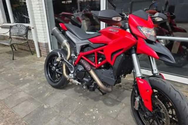 Ducati Hypermotard 821 (2015) thumbnail 3