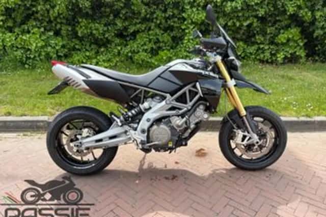 Aprilia Dorsoduro 750 (2008) thumbnail 1