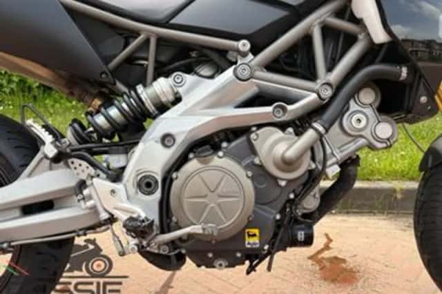 Aprilia Dorsoduro 750 (2008) thumbnail 2