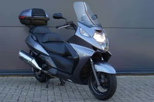 Honda FJS 400 Silver Wing (2006) thumbnail 1