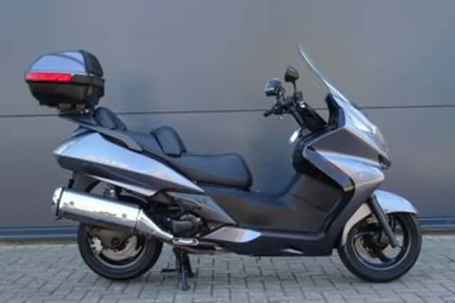 Honda FJS 400 Silver Wing (2006) thumbnail 2